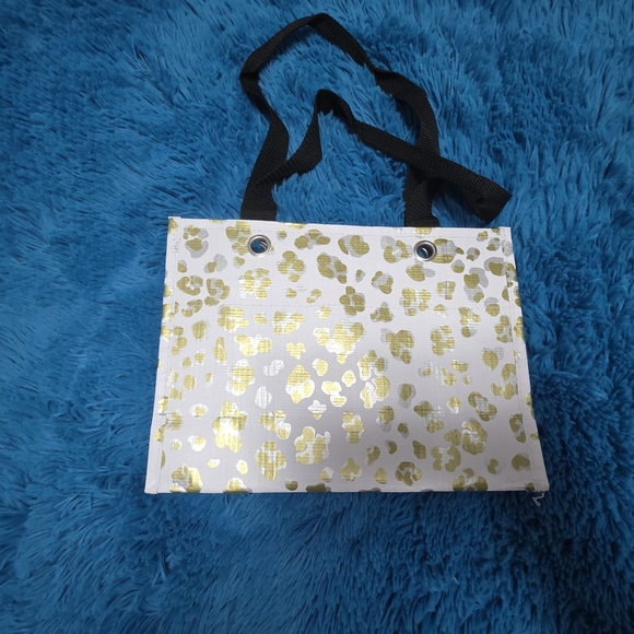 Reusable Tote Bag Set - Red, White, Black Lululemon And 1 Scout - Picture 6 of 9